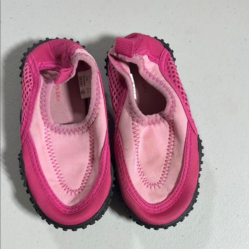 Airwalk Kids Water Shoes - Pink and Black